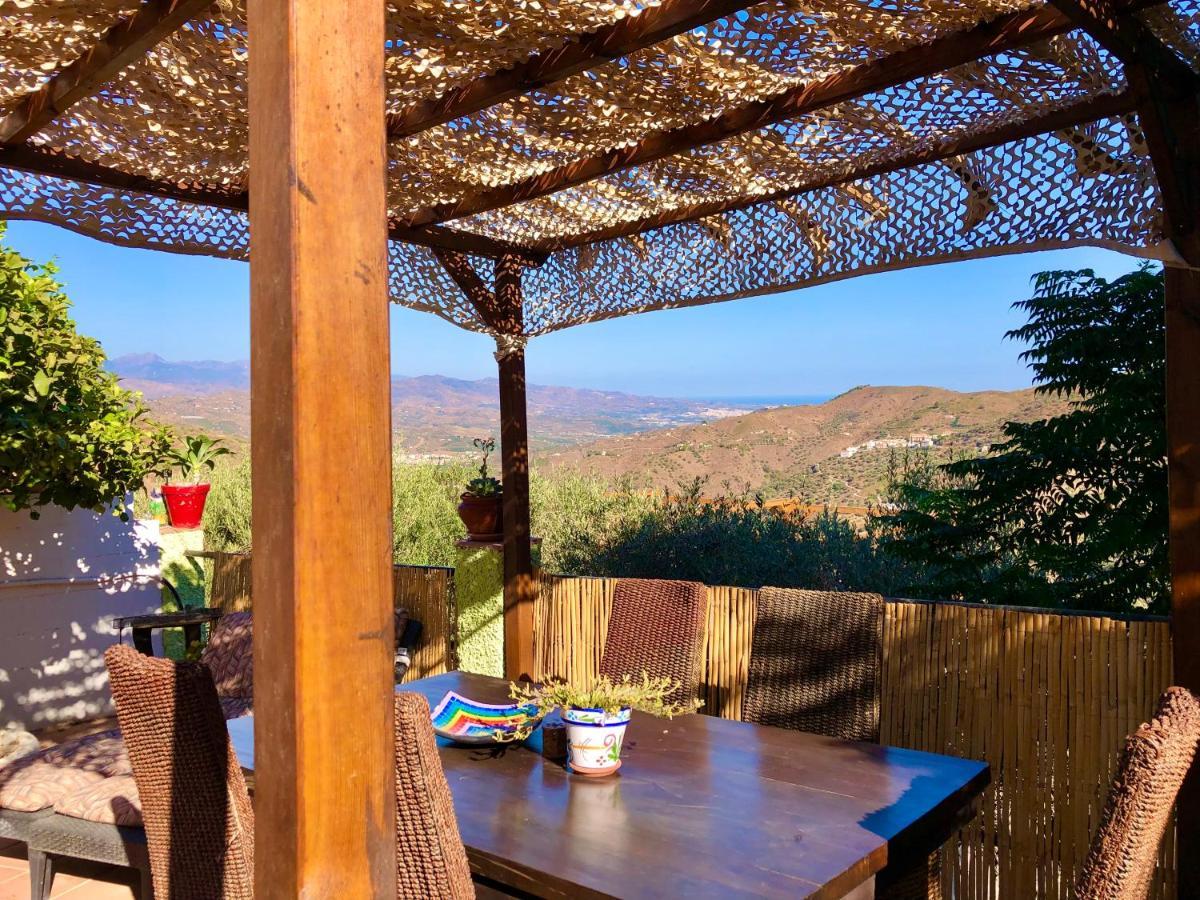 Casa Ganesha Villa Comares Екстериор снимка
